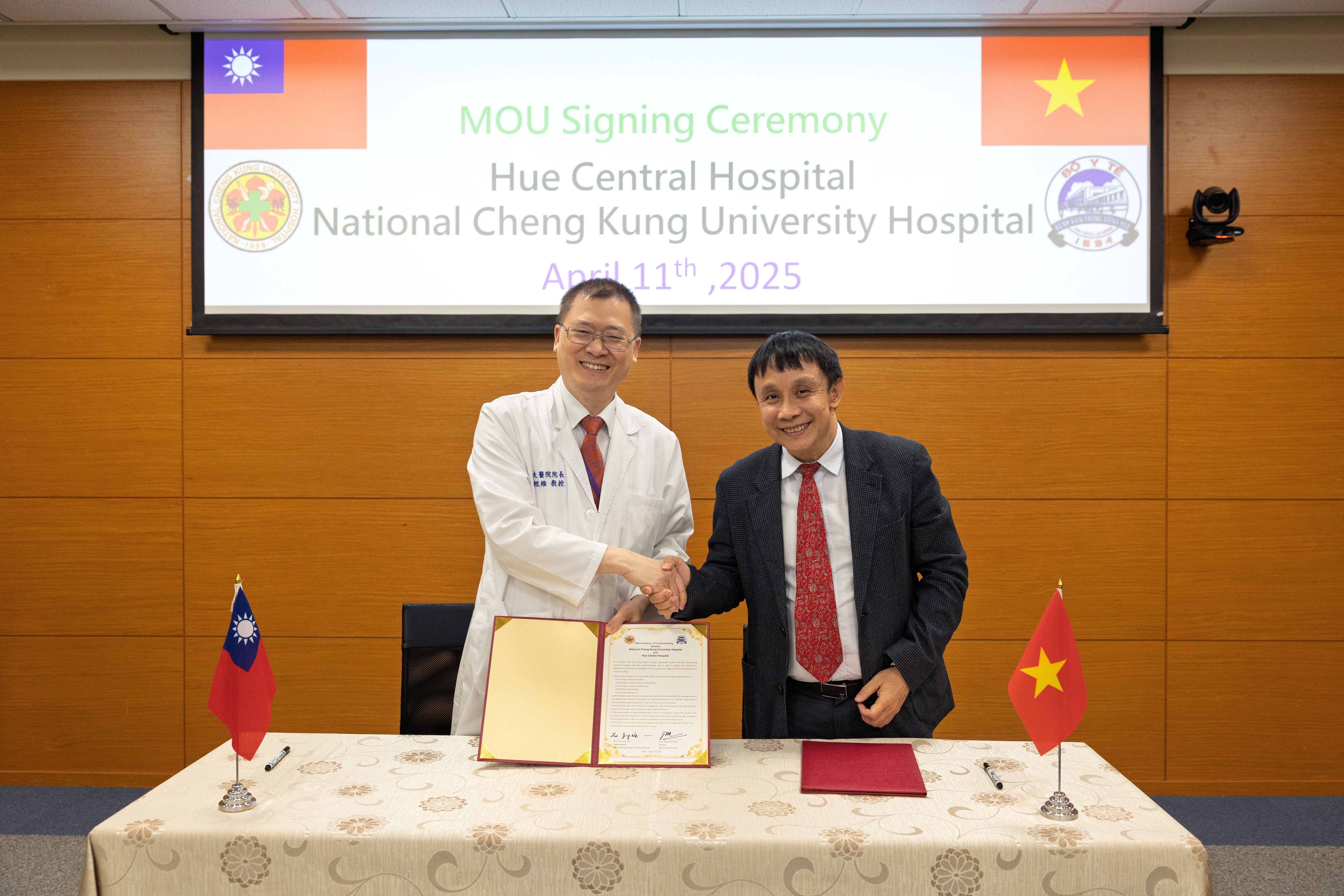 成大醫院與越南順化中央醫院簽署合作備忘錄
