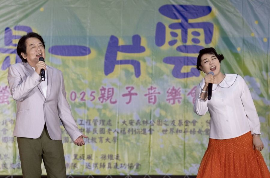 「我是一片雲」親子音樂會　簡文秀與民眾嗨唱螢火蟲之歌