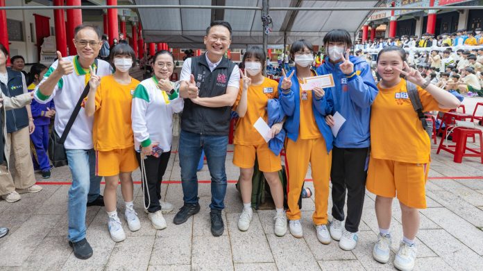 國中會考倒數!蘇俊賓前進桃園孔廟祈福 勉勵考生保持最佳學習狀態 69 074fea28 b4c3 4d08 9038 f98141af33b4 scaled