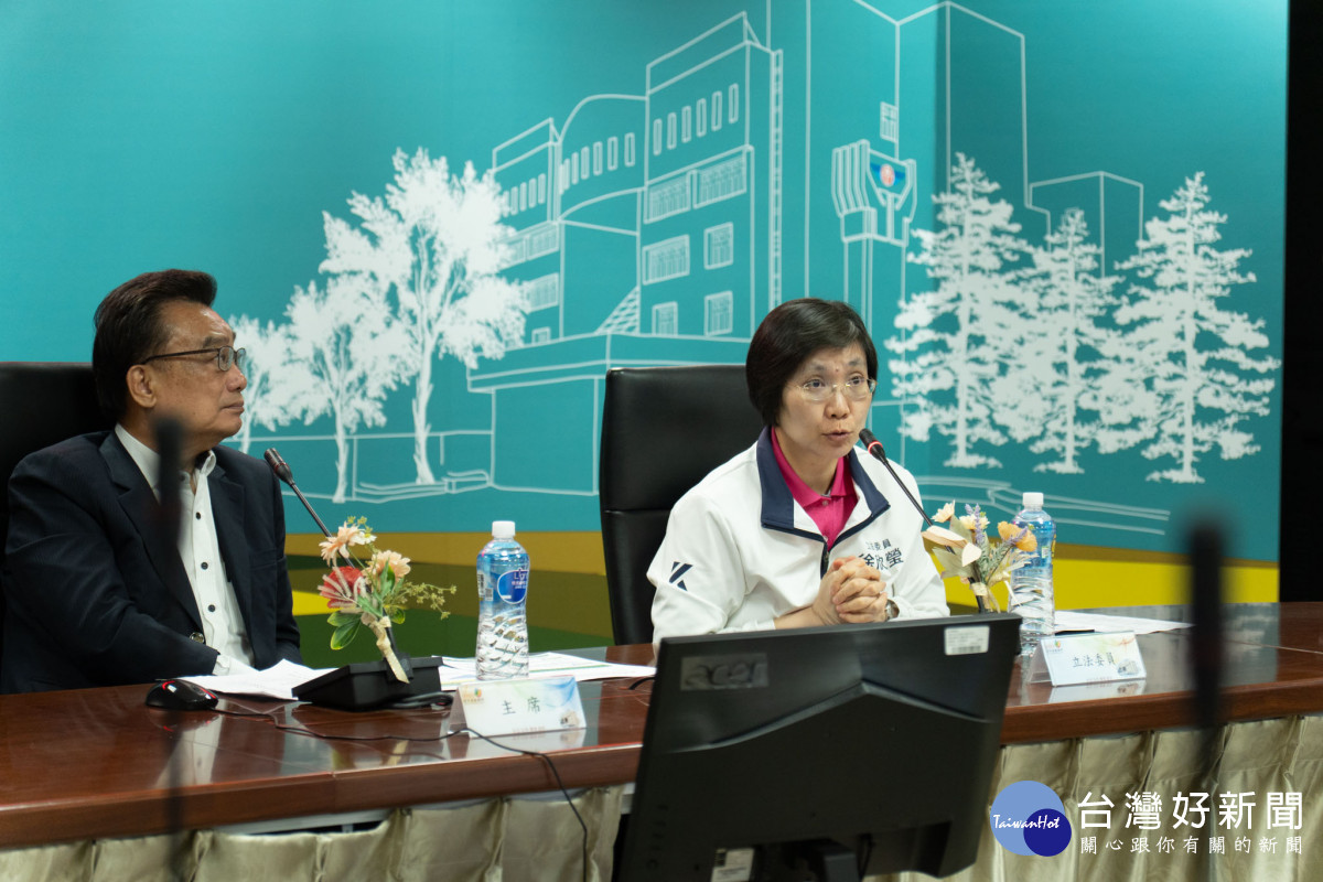 徐欣瑩委員向中央單位提出建議，盼加速計畫推動，改善新竹地區交通壅塞問題。