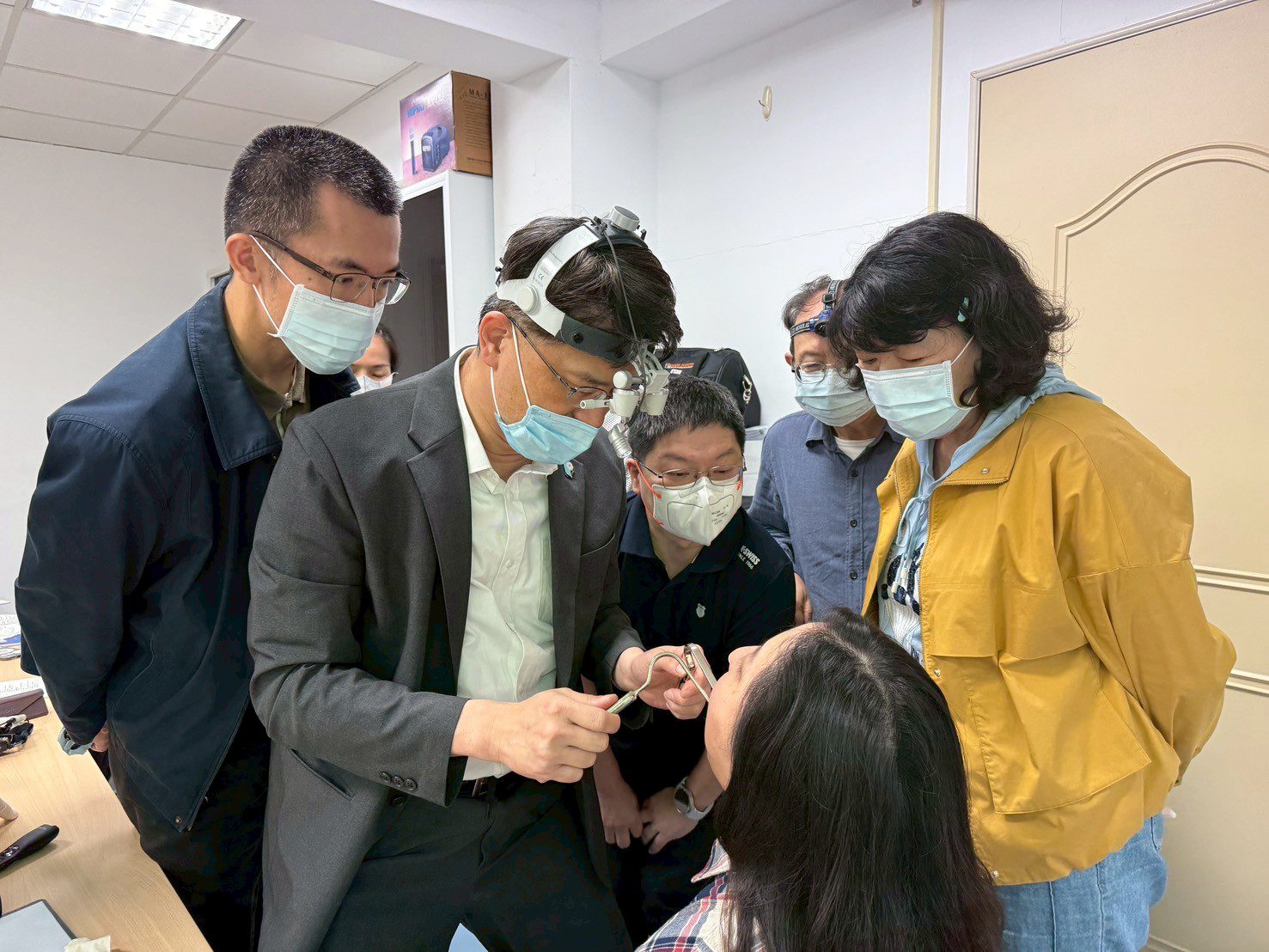 基隆衛生局開辦口腔黏膜篩檢訓練　醫師學員實作提升篩檢技巧