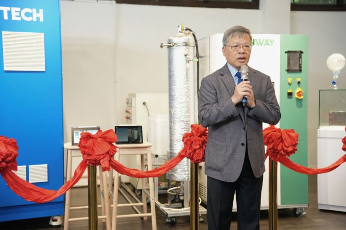 中央大學與鑫鼎奈米合作 聚焦氫能關鍵技術 86 20250428 2