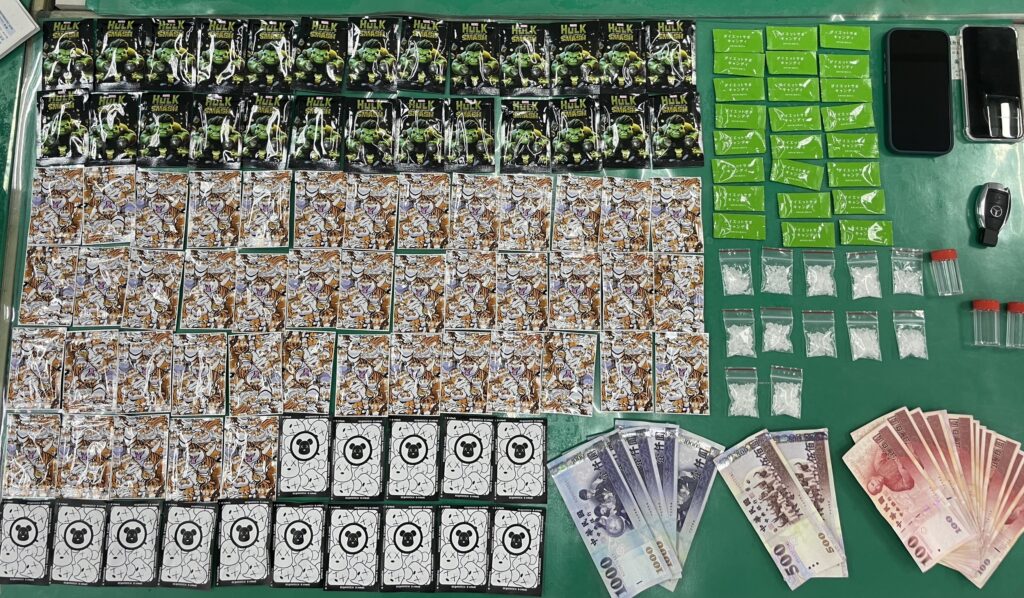 男子開車違佔機車停等區             公益警查抄六百餘克毒品