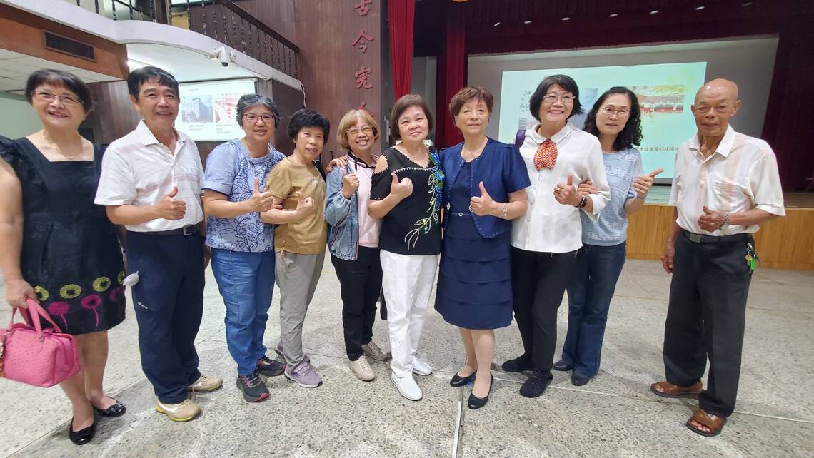 漾新聞|岡山高中首屆敬師感恩餐會匯聚家長校友力量 首創網路校友畢業紀念冊電子書也曝光