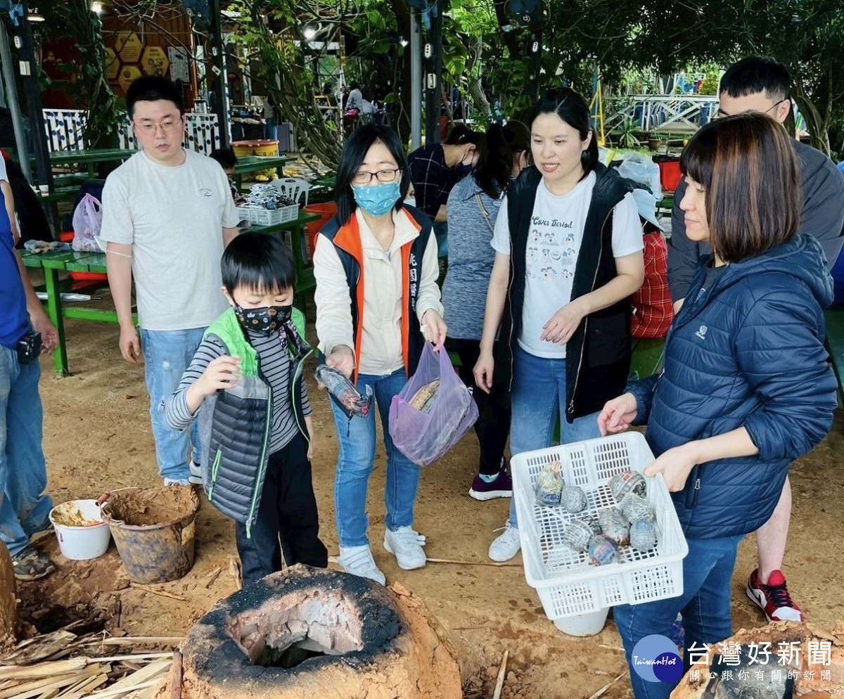 青銀共遊舒心情　桃樂居日照中心帶長輩與家屬共創美好回憶