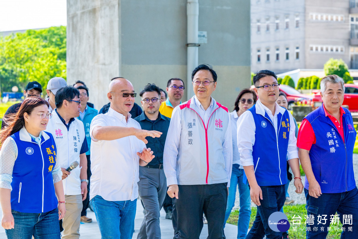 張市長視察完工後的營盤溪綠廊串接計畫。