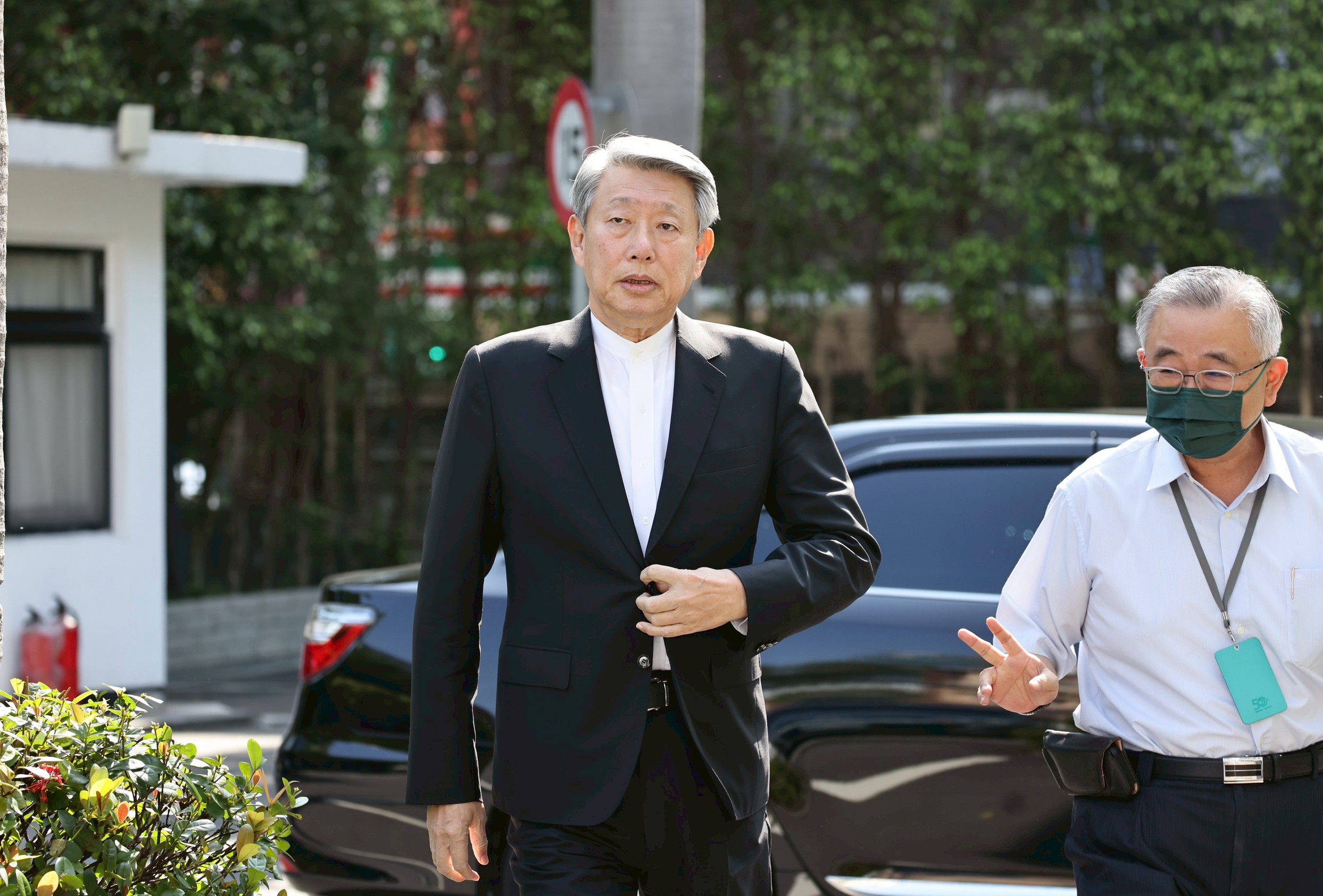 經濟部長郭智輝在談到如何平衡台美貿易逆差時表示，不排除買美國的小型核子反應爐（SMR）。林啟弘