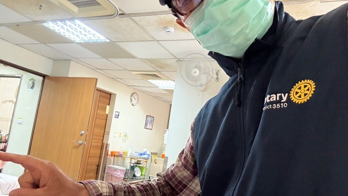 楊家福白天不看診 轉去醫護臥床病友