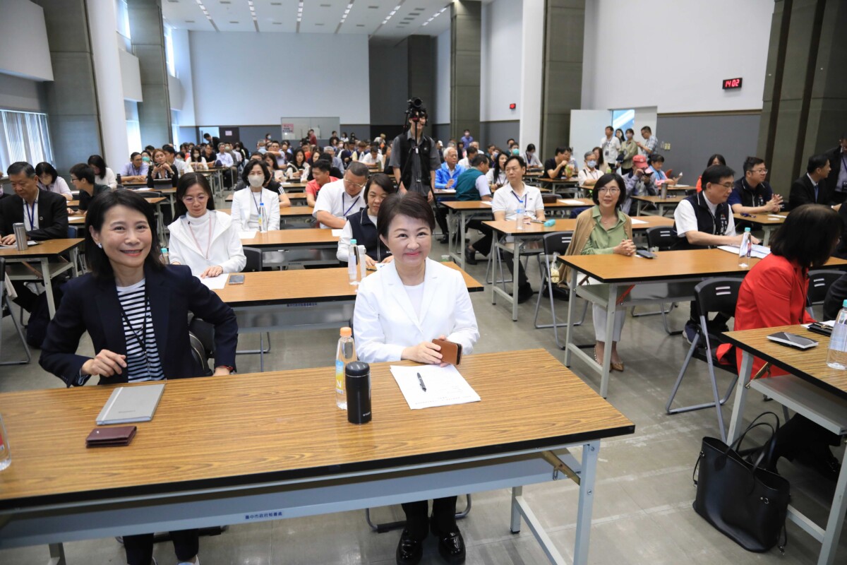 ▲中市府今(29)日與《天下雜誌》攜手舉辦「破浪前行，產業轉型重構之路—中部產業突圍策略論壇」。(圖/中市府提供)