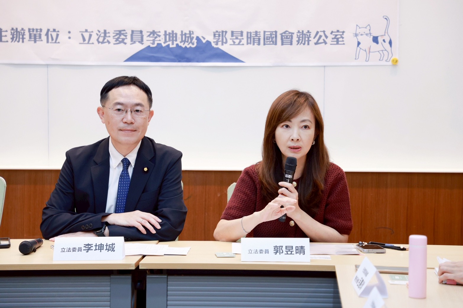 寵物殯葬合法業者僅19家 李坤城籲農業部6月底前公布定型化契約草案 224 寵物殯葬合法業者僅19家 李坤城籲農業部6月底前公布定型化契約草案 223