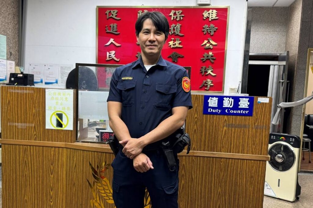 失智婦走失大稻埕 大同細心警靠紙條尋親助團圓 1 呂佳駿