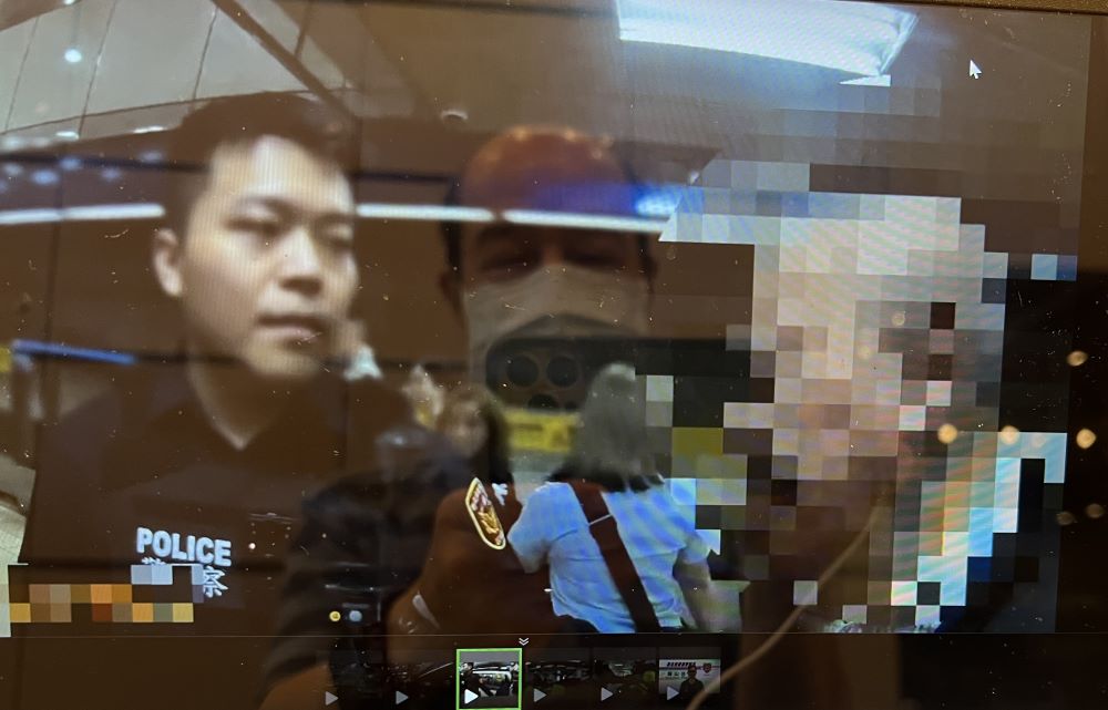 兩酒男捷運車廂細故爭執 海山警帶回管束 2 《圖說》員警獲報到場處理。〈海山分局提供〉