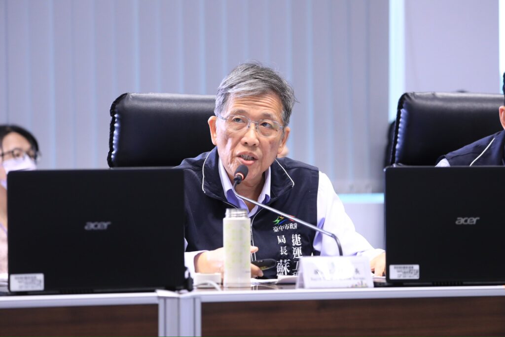 「大台中捷運時代」藍圖 盧秀燕揭示中捷「七線齊發」全速推進 2 捷運工程局長蘇瑞文今日以 打造台中捷運新時代 為題進行專案報告