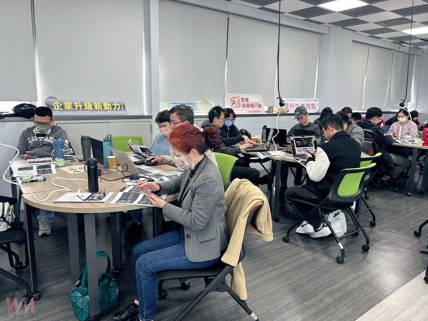提升市場競爭力!中市首創「企業AI應用學院」 助隱形冠軍企業邁向智慧轉型 - https://www.watchmedia01.com