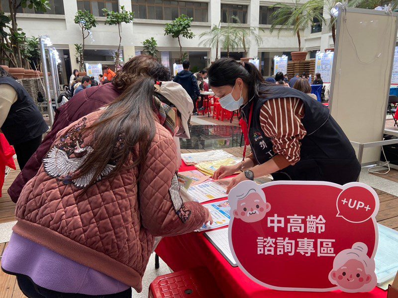 溫馨5月!台中勞工局邀集70家企業、超過5千個職缺招募人才
