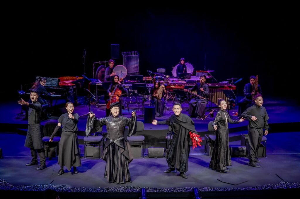 2025 NTT Arts NOVA—音樂說故事劇場《湖底之鬼》,聲場設計採用d&b Soundscape 聲音景觀系統,打造沉浸式劇場享受。(圖/歌劇院提供攝影:強振國)