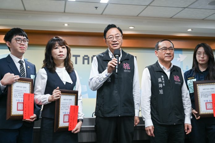 為民眾攔阻詐騙近2千萬 桃園15有功警銀人員獲表揚 81 5d229258 45be 4585 967a 2848f850c9f2 scaled