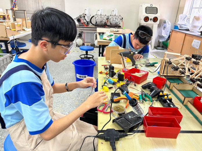 全國科技教育創意實作競賽圓滿落幕 桃園學子脫穎而出 86 1745378657265 朱灝蓉