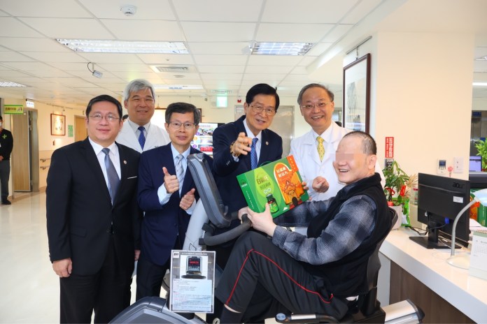 退輔會主委視導北榮桃分院 慰問榮民傷兵 AB50423B 39A6 41F0 AC99 055CB59DB14D