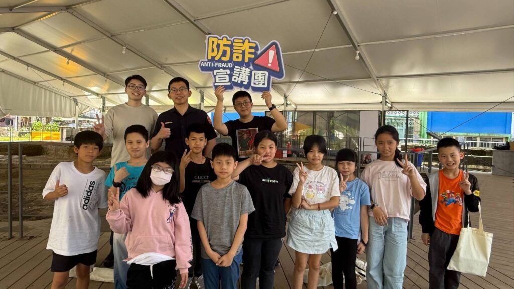 國小童校外教學  基二警宣導反詐及婦幼安全