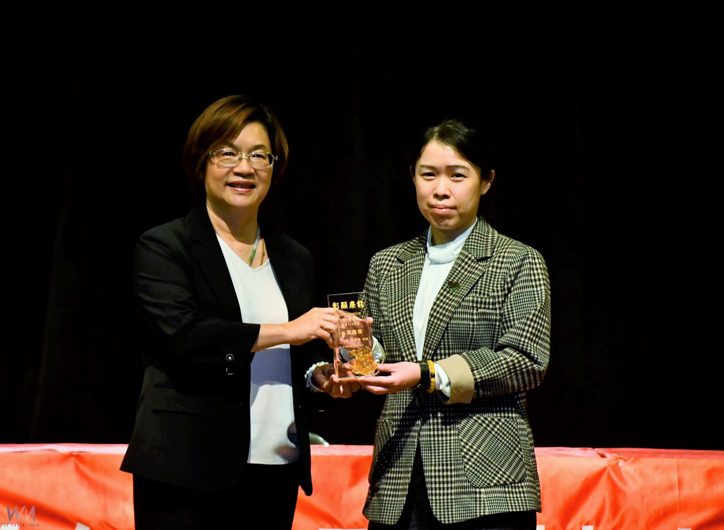 彰化縣政府舉行114年度廉潔楷模選拔典禮 王惠美親自頒獎表揚 - https://www.watchmedia01.com