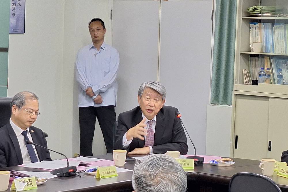 郭智輝嗆台電員工「看不下去可離開」惹議 朝野皆批失言 222 郭智輝嗆台電員工「看不下去可離開」惹議 朝野皆批失言 221