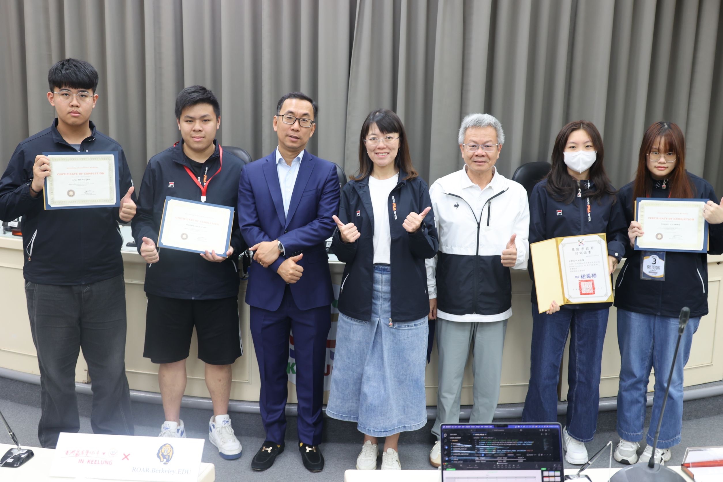柏克萊ROAR Academy課程結業28位學子獲得國際認證與市府證書 11 S 86770068