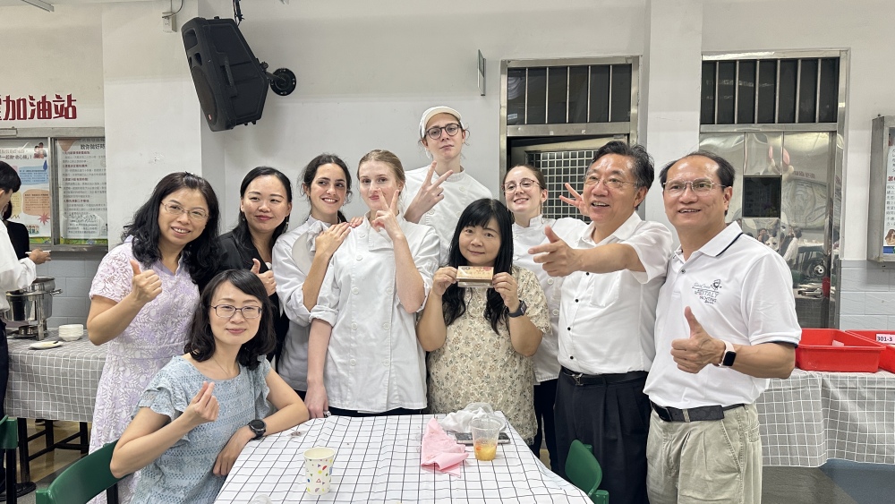 豫章工商舉辦「豫見美味 探索創新」 餐飲管理科國際畢業成果發表 1 ▲此次成果展也有來自不同國家的四位外籍學生首次參與,展現豫章工商多元文化與國際融合的教育成果。(圖/豫章工商提拱)