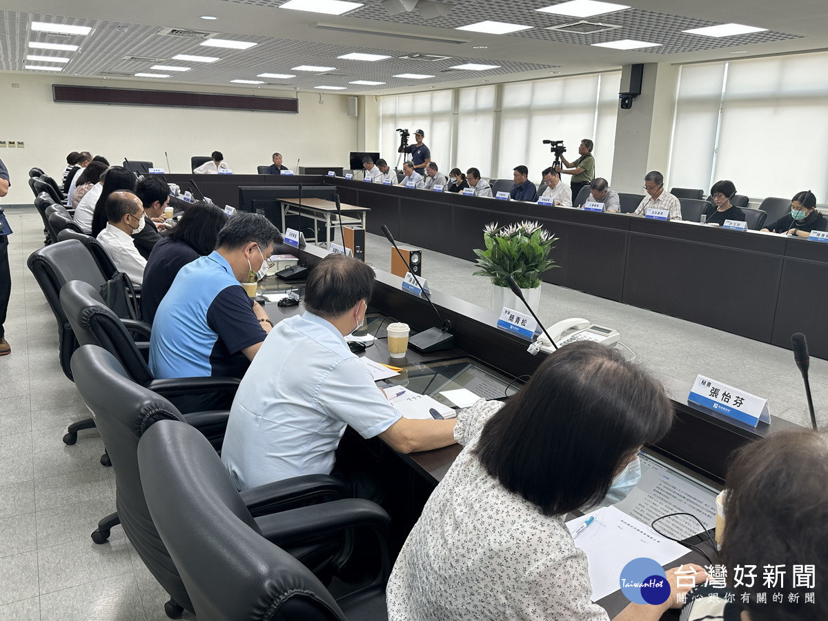 財政處報告中央將短撥經費。(記者扶小萍攝)