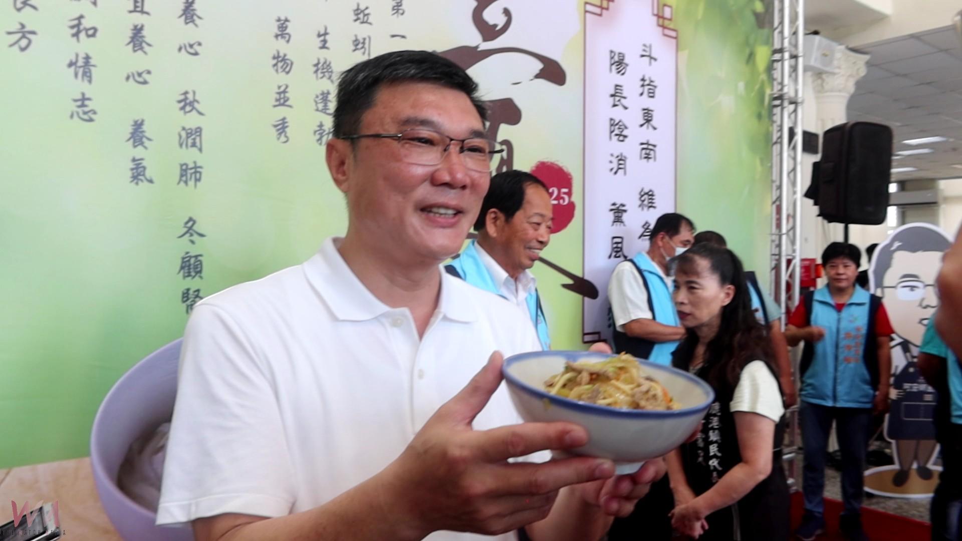 （有影片）／傳承文化味！鹿港舉行「立夏吃夏麵」活動　鄉親齊聚品瓠仔麵