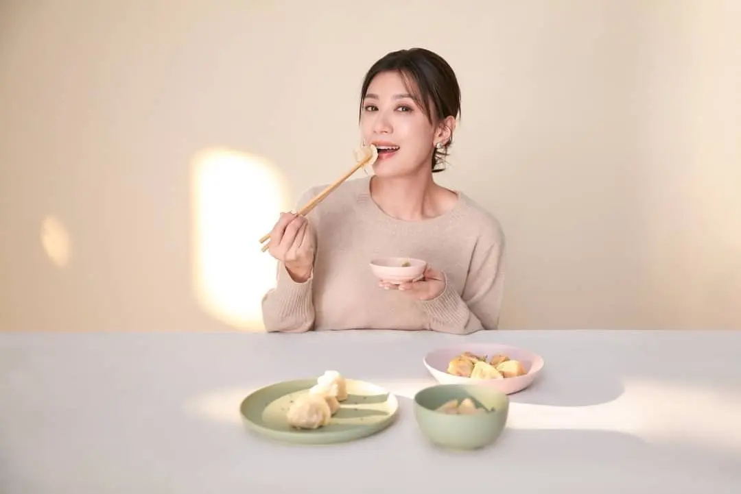 【賈靜雯ig】根本看不出是媽媽!5位超凍齡女星美到不像話