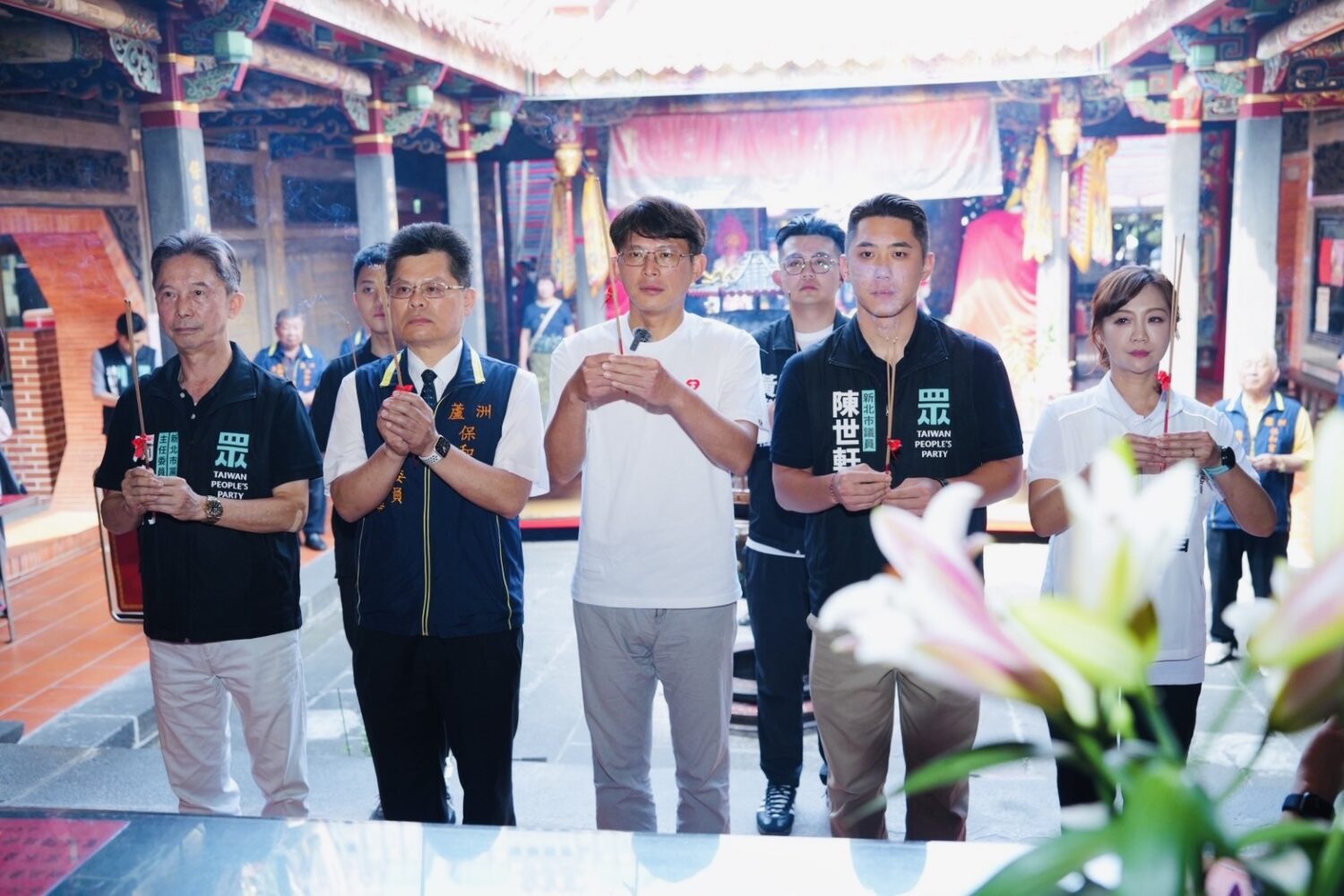 黃國昌深入三蘆,直搗綠營票倉,不僅展現「不怯戰」的格局,更在向藍綠宣示,佈局新北市長的決心。(圖/民眾黨團)