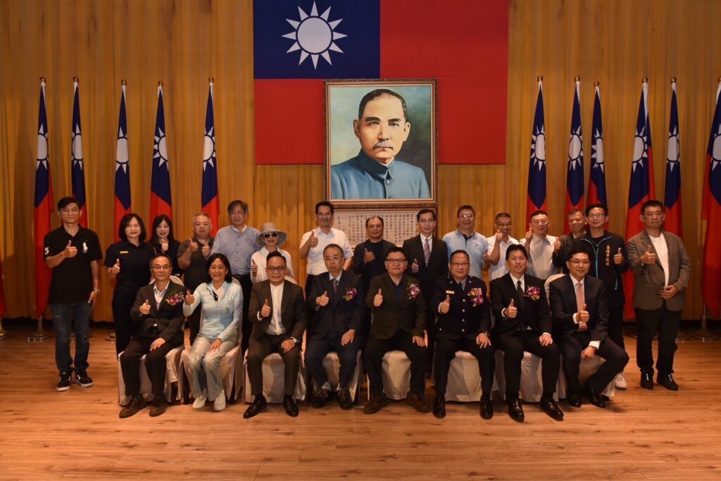 眾望所歸 基警強力後盾 風光交接 7 二 6