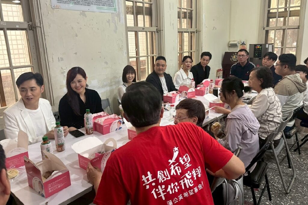 蒲公英30周年 心情陪伴師 啟動 明星夫妻擔任心情陪伴大使 陪伴弱勢兒童 讓陪伴成為穩定社會的強大力量 8 MEITU 20250506 144035053