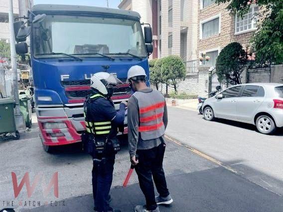 打造安全用路環境 中市警:倡導「大型車安全駕駛」宣導交流 - https://www.watchmedia01.com