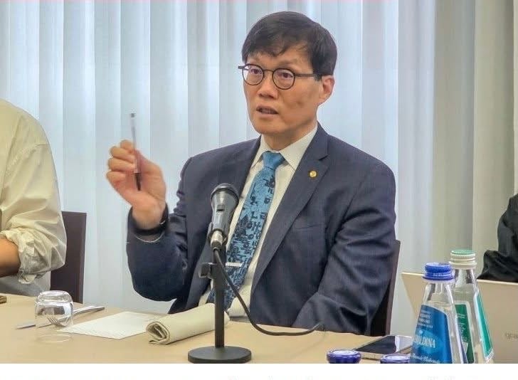 韓國銀行總裁李昌鏑對於亞洲國家包括台灣在內匯率變動的評論,在台灣引起網友及財經學者的注意。翻攝網路