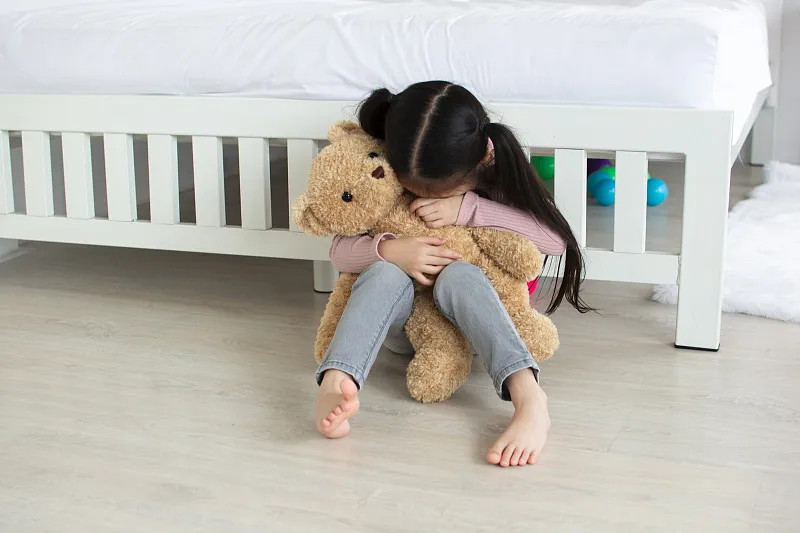 無恥店員誘騙同事女兒倉庫性侵　無邪喊：「王哥哥摸我妹妹」獸行曝 221