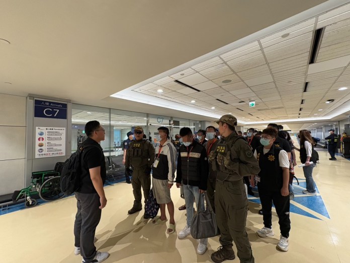 55名豬仔回來了!刑事局攜手外交部赴緬甸救援 25人遭通緝歸案 79 S 19996676