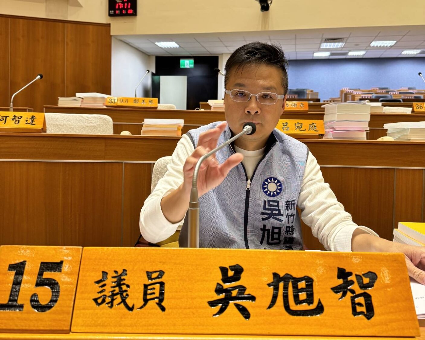 吳旭智議員嚴正要求中央與選委會正視連署程序異常暴增的現象,並重申罷免不應淪為政治操作的工具,影響社會穩定與公共資源。(圖/記者林照東翻攝)