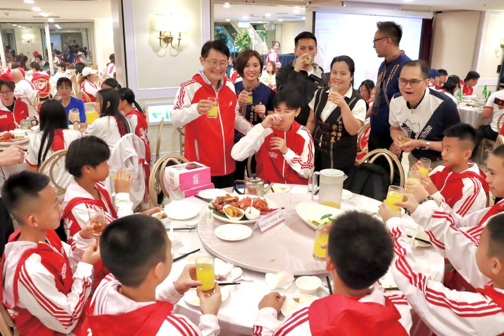 實力數字會說話 新北全原運勇奪88面獎牌全國第3 6 《圖說》副市長陳純敬感謝選手辛勞。〈原民局提供〉