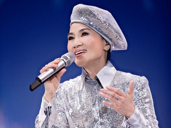 鳳飛飛,台灣樂壇永恆的「帽子歌后」。