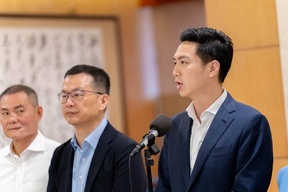 廖偉翔提3建議因應關稅匯率戰 黃健豪籲加碼補助企業與勞工 230 廖偉翔提3建議因應關稅匯率戰 黃健豪籲加碼補助企業與勞工 229