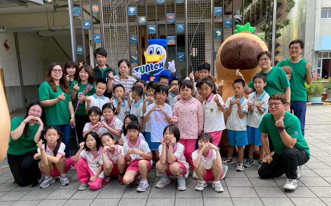 路竹國小母親節活動溫馨登場 孩子獻藝感謝媽媽愛