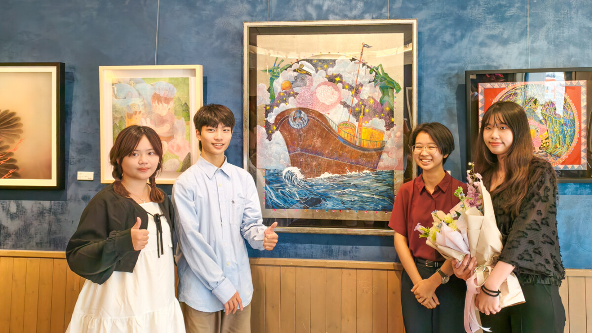 ▲台南大學四位學子的《不安幻境》膠彩創作聯展，在帕莎蒂娜青海餐廳與帕莎蒂娜烘焙文化店兩地展出，有深度的創作，值得你來細細品味。（圖/記者黃淑貞攝）
