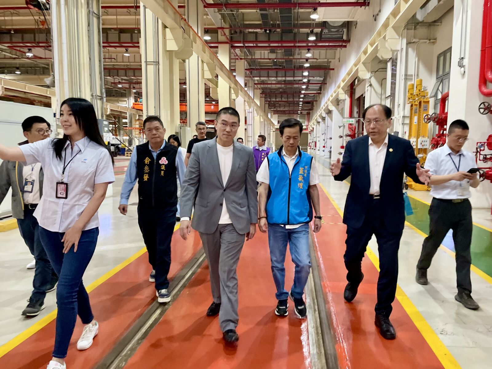 【有影】謝國樑率隊參訪環狀線 攜手新北啟動基隆捷運八堵聯開案 204 CNEWS195250509a02