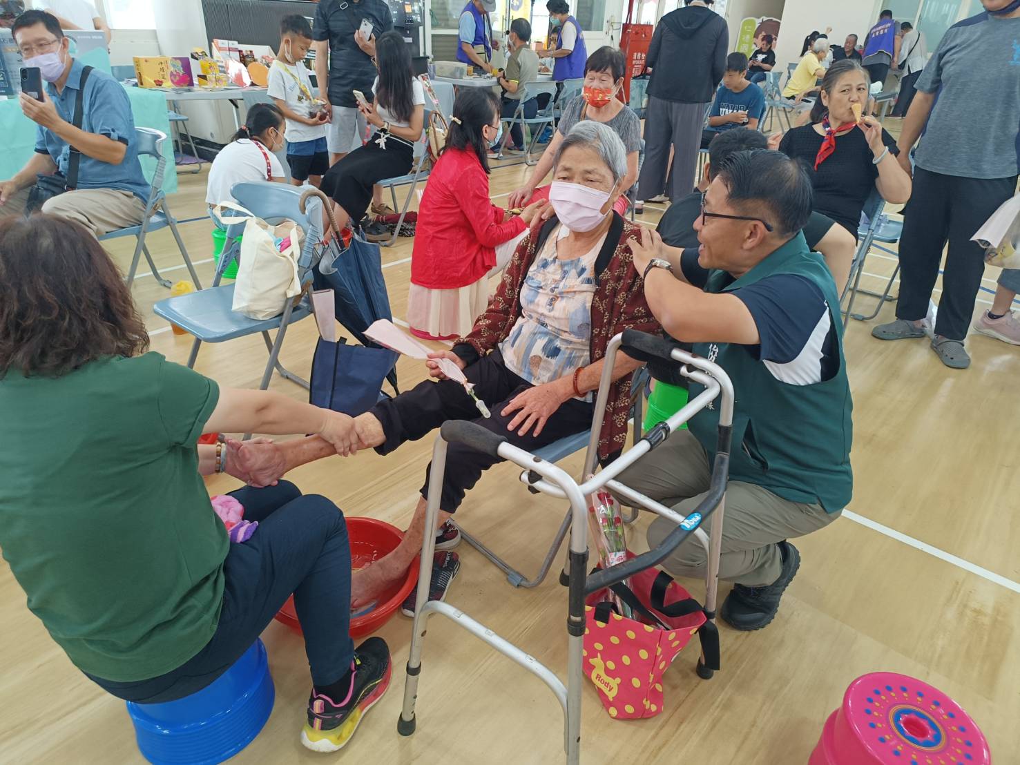 ▲台南市府城防癌抗癌健康協會今日在仁德區仁德國小活動中心舉辦「114年度百善孝為先-弘揚孝道三部曲」活動。(圖/記者陳彥霖翻攝)