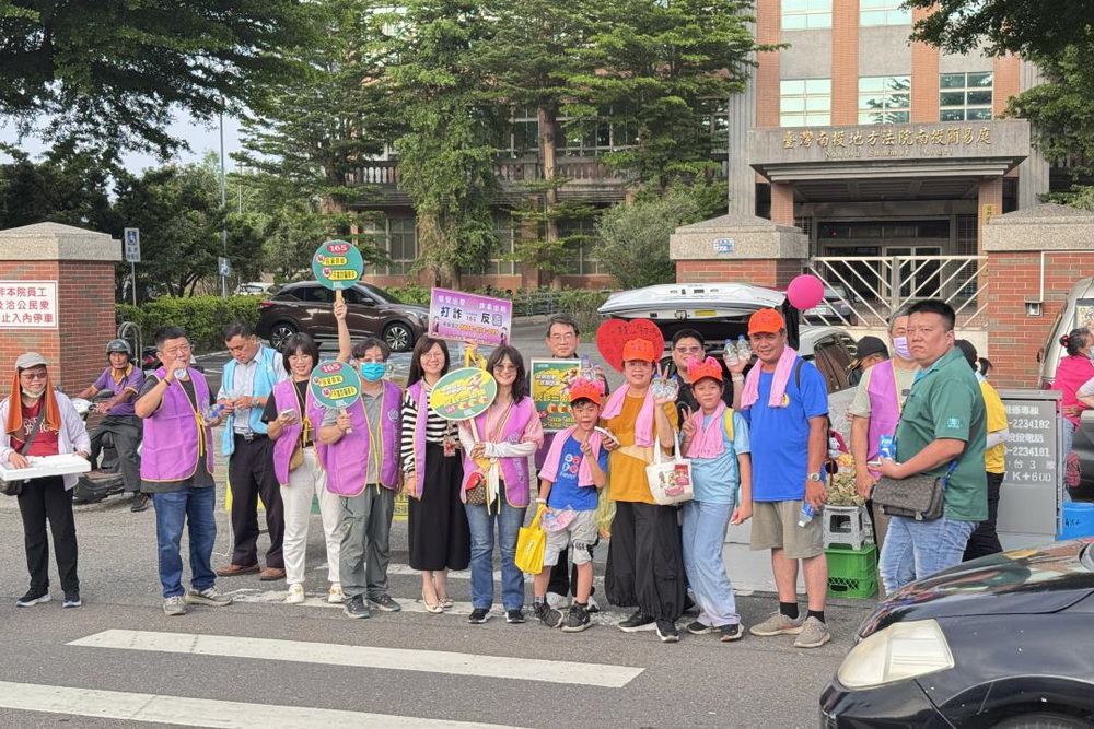 粉紅超跑百年首進南投 投檢結合白沙屯媽祖與香燈腳一起打詐 202 粉紅超跑百年首進南投 投檢結合白沙屯媽祖與香燈腳一起打詐 201