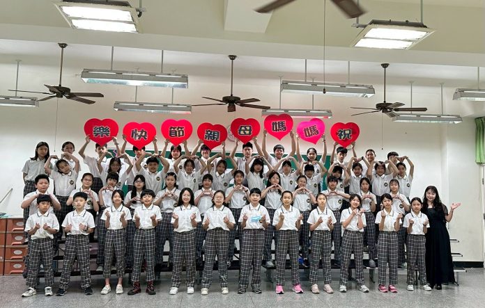 莊敬國小千朵康乃馨獻母親 溫馨五月情傳遞感恩教育 91 S__13689096_0