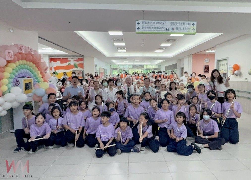 媽媽我愛妳!臺中醫院母親節感恩祈福音樂會 老少競演溫馨歡樂 - https://www.watchmedia01.com