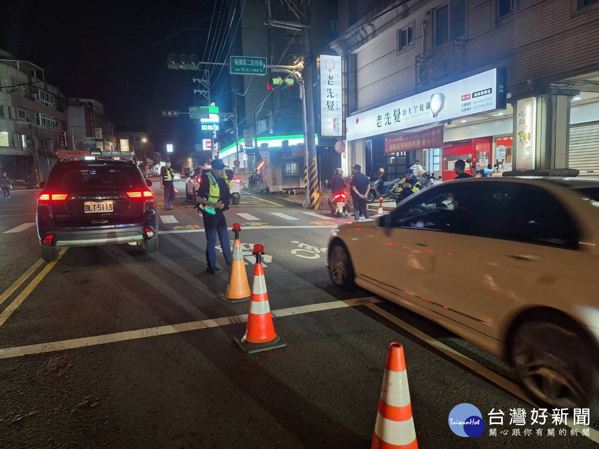 楊梅警執行連串專案勤務取締不法,強力打擊「酒後駕車、噪音車、砂石車」。